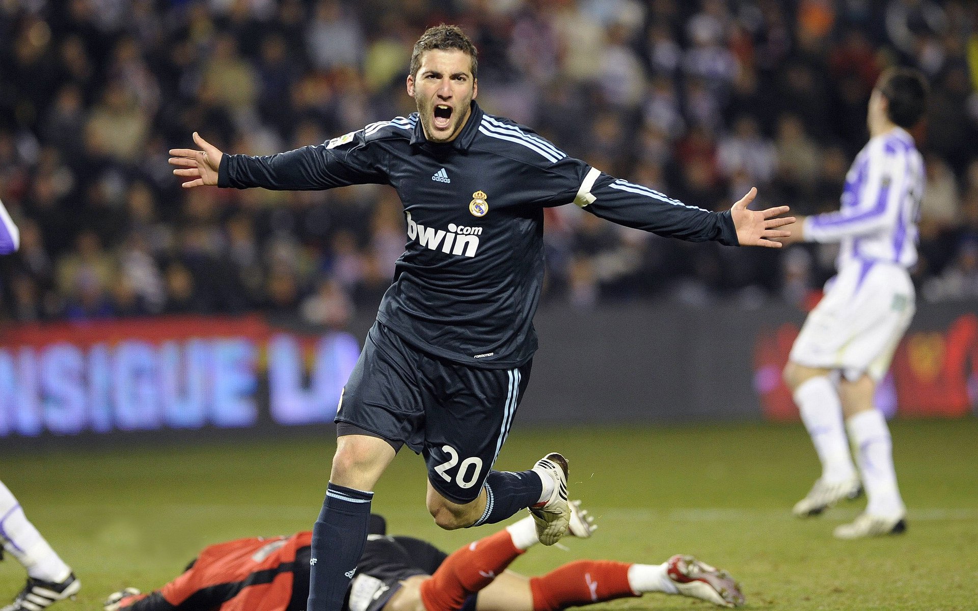 开云官方网站-球迷投票：你心中的联盟最强阵容是怎样的？，联盟最强球员排名