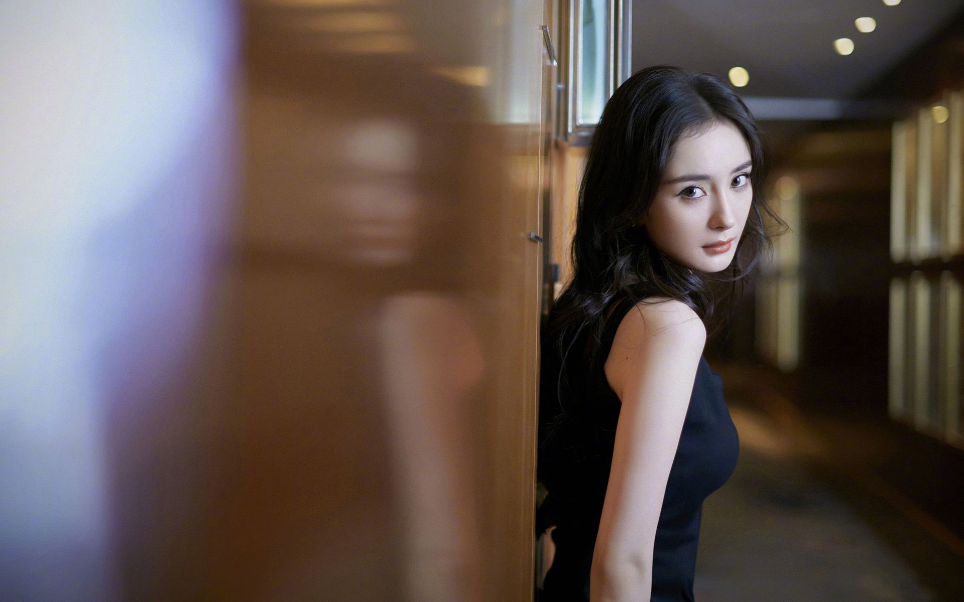 曼城主场小胜沃特福德,保住前四位置,曼城大胜